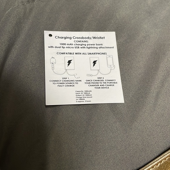 NWT Betsey Johnson Phone Charging Purse - Picture 13 of 13